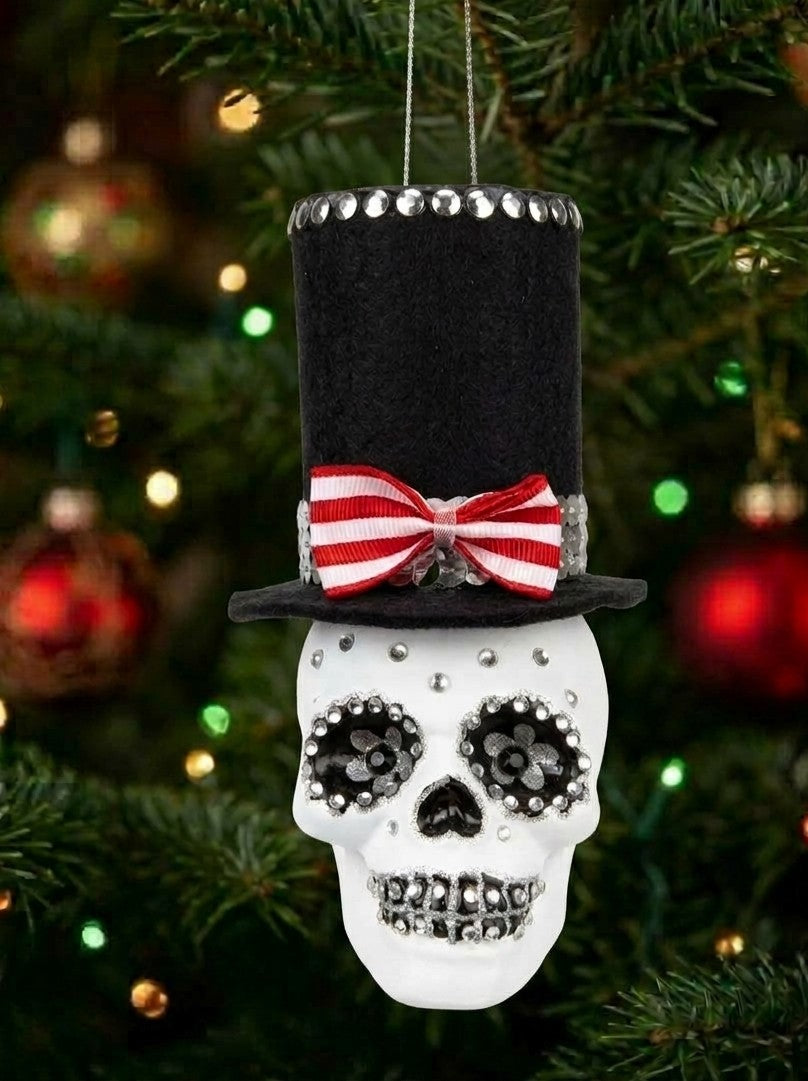 Totenkopf-Figur mit Hut aus Echtglas als ausgefallene Weihnachtsdeko am Weihnachtsbaum Christbaum
