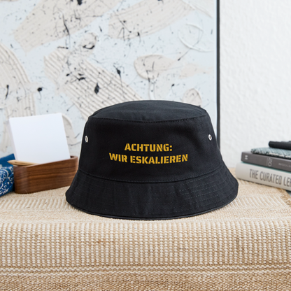 Fischerhut "ACHTUNG: WIR ESKALIEREN" - Schwarz